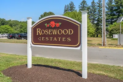 9 Rosewood Ln #9 1