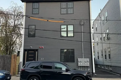 22 Hunting St #2