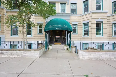 1415 Commonwealth Ave #203