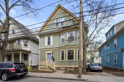 75 Brook St #1 1