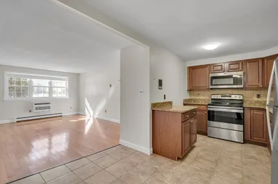8 Old Colony Ln #2