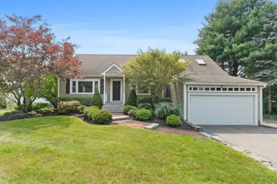 27 Pleasant St 1