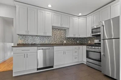 134 Newbury Ave #3 1