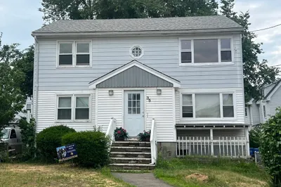 35 Pearl Ave #2 1