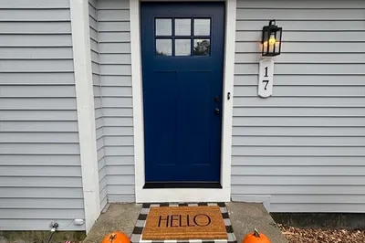 17 Williamsburg Ln 1