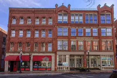 46 Washington St #201