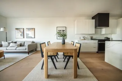 66 Mcgrath Highway #401 1