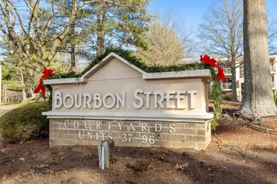 17 Bourbon Unit 76 St #76