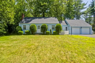 102 W Meadowview Rd