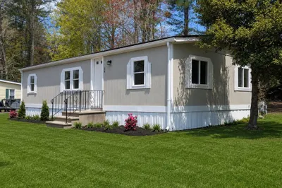 36 Longboat Rd 1
