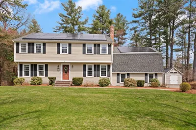 35 Meadowbrook Dr 1