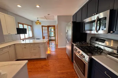 19 Pearl Ave #2