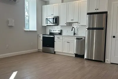 1193 Commercial St #2A 1