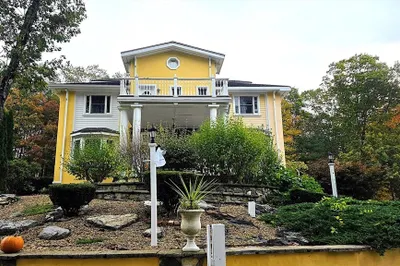 85 Burlingame Rd #1 1