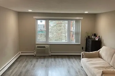 B5 Colonial Drive #8