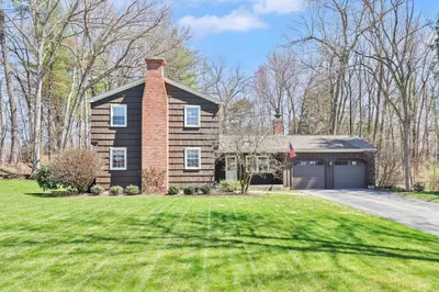 2 Woodside Dr