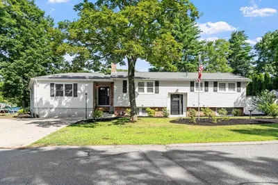 2 Stratton Dr 1
