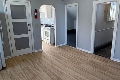 110 Capital St #3 1