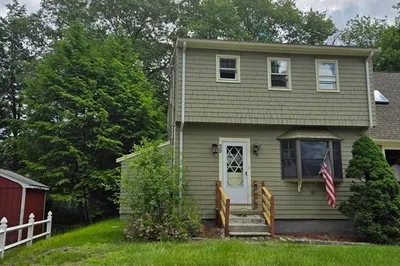 25 BAy St #A