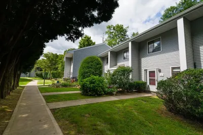 555 Russell St #J-65 1
