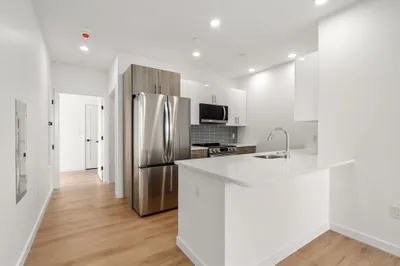 40 Centre St #401