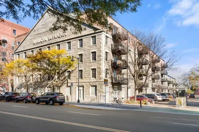 343 Commercial St #408