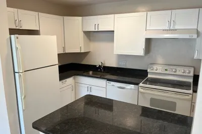 8 Lafayette Park #5 1