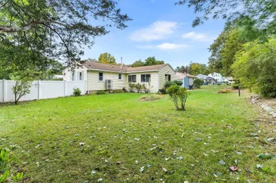 62 Woodsbury Rd 1