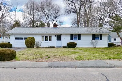 15 Dresser Ave
