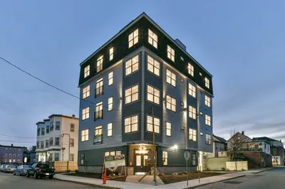 87 Parker St #402 1