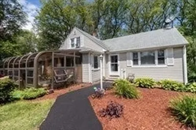 15 Fyrbeck Ave