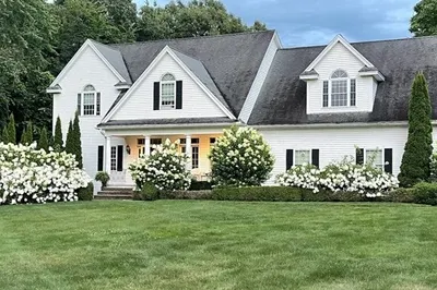 28 Julian Dr 1