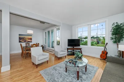 17 Ivaloo St #7