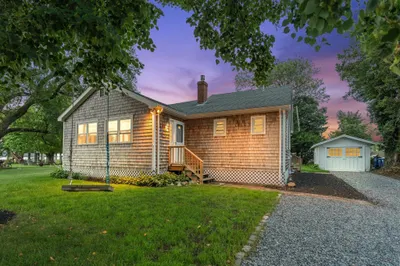 5 Wampanoag Dr 1