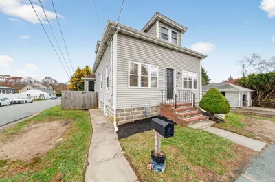 228 Dickinson St