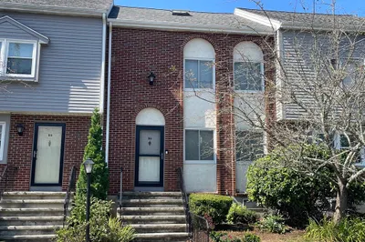 560 Bedford #D6