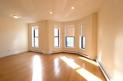 27 Fort Ave #2