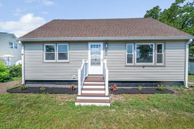 68 Waldo St 1