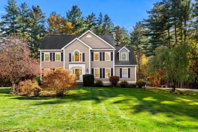 7 Robbins Farm Rd 1
