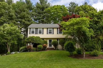 15 Lorraine Metcalf Dr 1