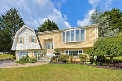 80 Joanne Rd 1