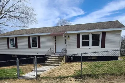 215 Hilldale Ave 1
