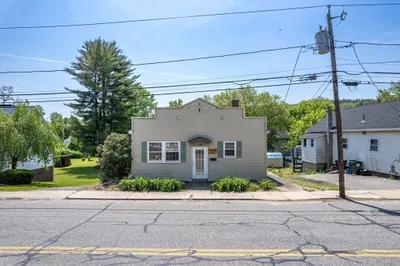 25 Bourne St