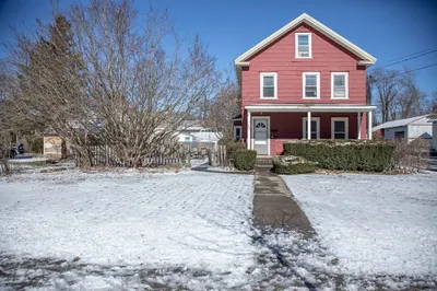306 Montague City Rd 1