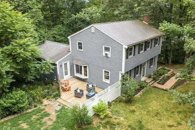 215 Middle Rd