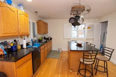 77 Putnam Ave #1 1