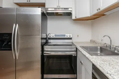 84 Pleasant Street #5 1