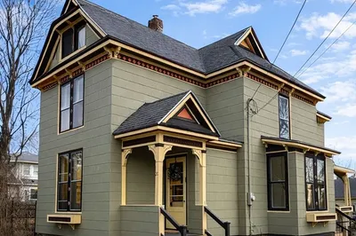 20 Maple St