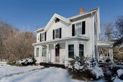 73 W Main St