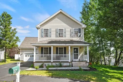 25 Crosswoods Path Boulevard 1
